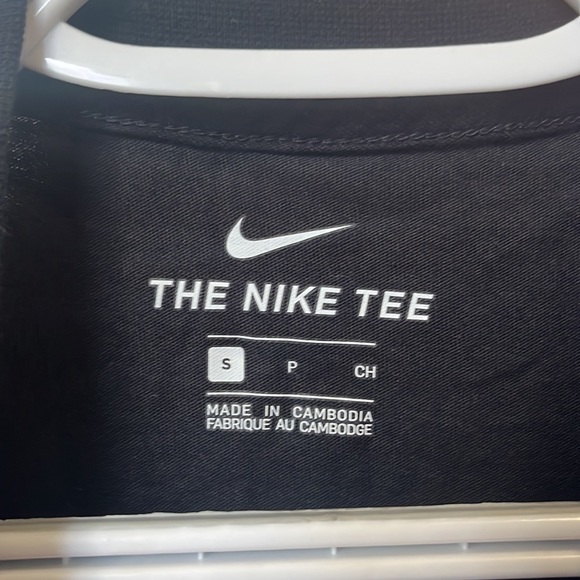 Men’s Nike T-Shirt - Picture 6 of 6